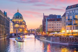 Berlin Katedrali ve Spree Nehri
