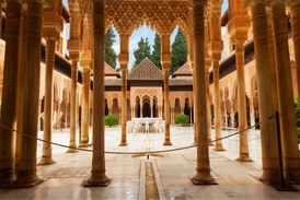 Aslanlar Avlusu Alhambra Sarayı Granada