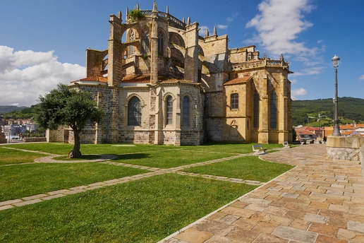 Iglesia De Santa Maria De La Asuncion