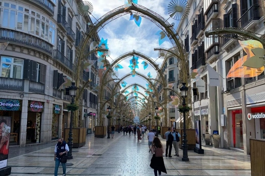 Larios Caddesi