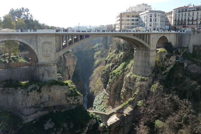 Bab El Kantra Köprüsü