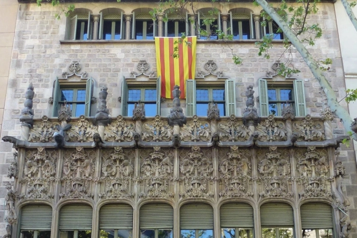 Barcelona Baronları Sarayı