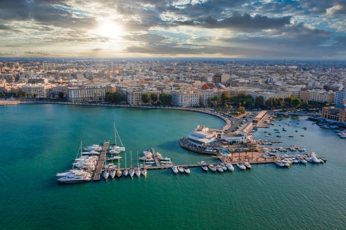 Bari Limanı