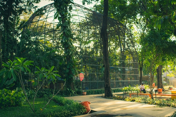 Bratang Flora Parkı Surabaya