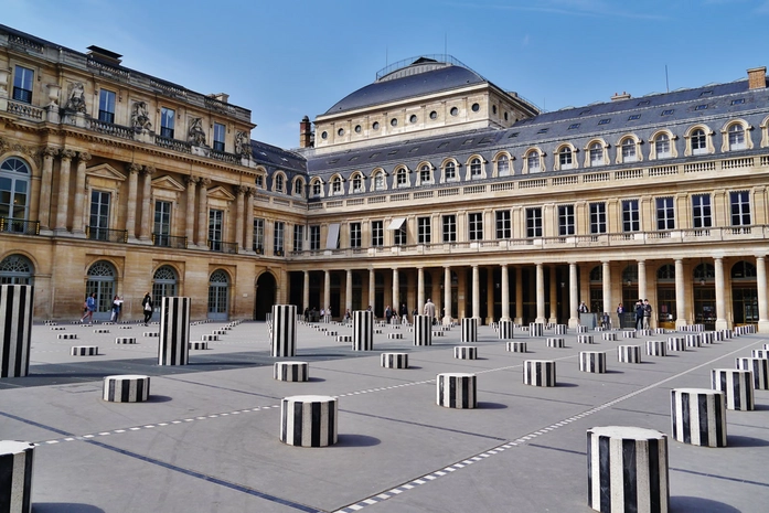 Paris'te Görenleri Büyüleyen Bir Saray: Domaine National du Palais