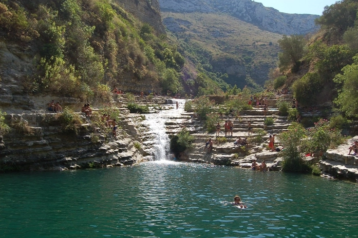 Eloro District: Carrubella Entrance Cava Grande Canyon