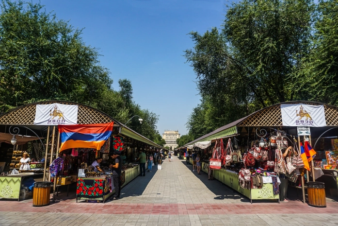 Erivan Vernissage Pazarı
