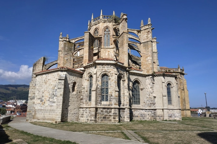 Iglesia De Santa Maria De La Asuncion