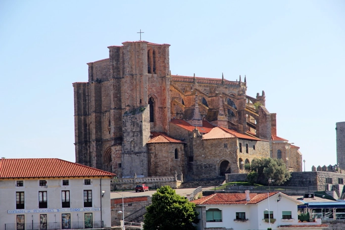 Iglesia De Santa Maria De La Asuncion