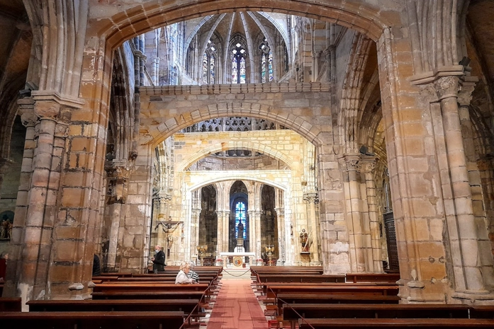 Iglesia De Santa Maria De La Asuncion