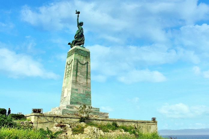 Midilli Özgürlük Anıtı