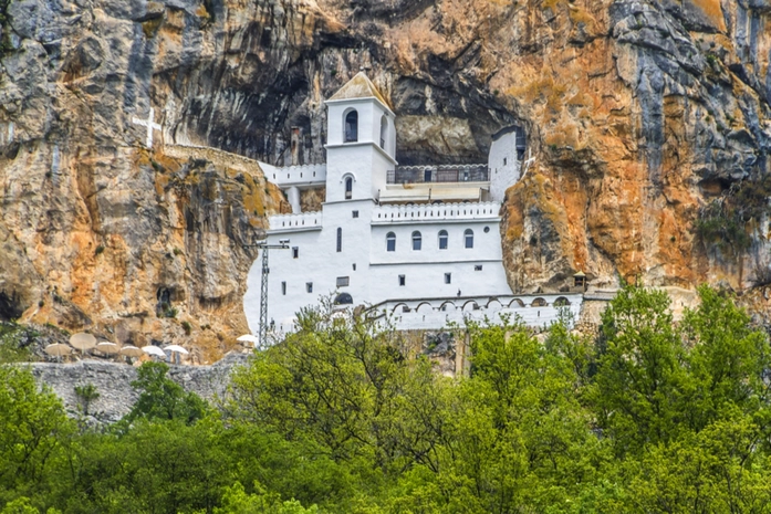 Ostrog Manastırı
