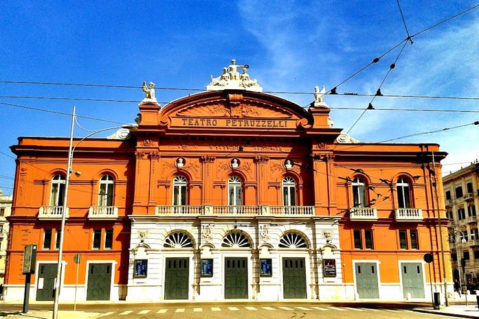 Petruzzelli Tiyatrosu