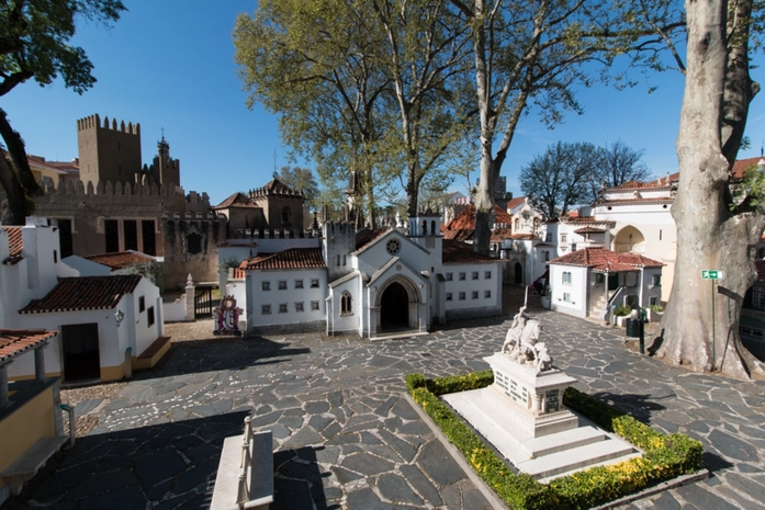 Portugal dos Pequenitos Minyatürk Parkı