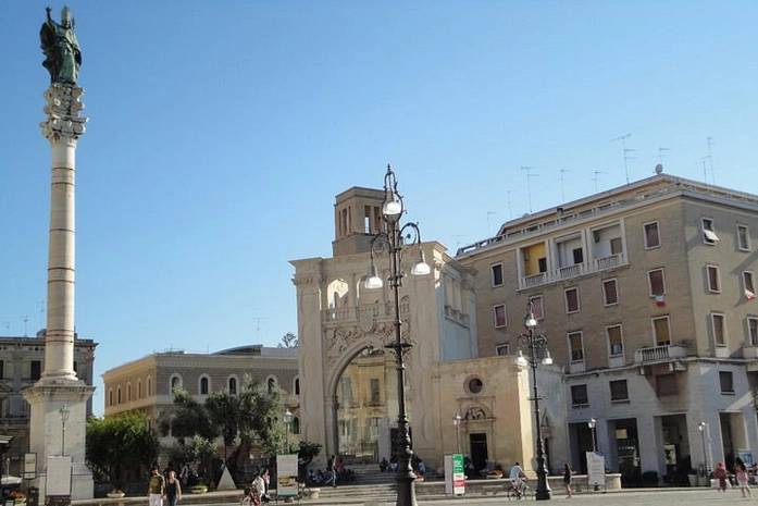 Sant’Oronzo Meydanı