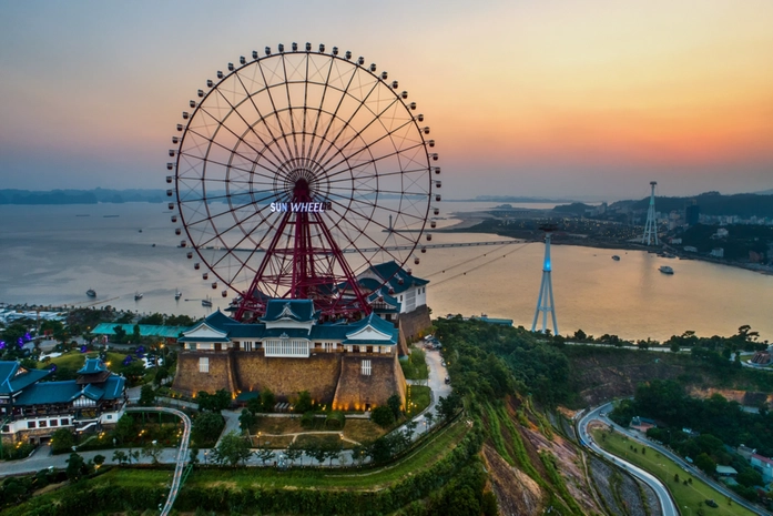 Sun Wheel Ha Long Koyu