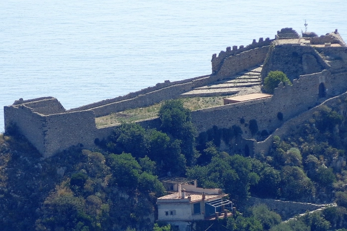 Taormina Mola Kalesi