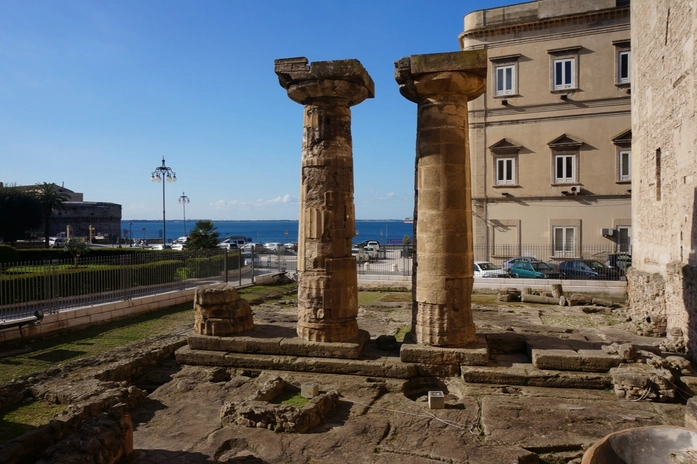 Taranto Poseidon Tapınağı