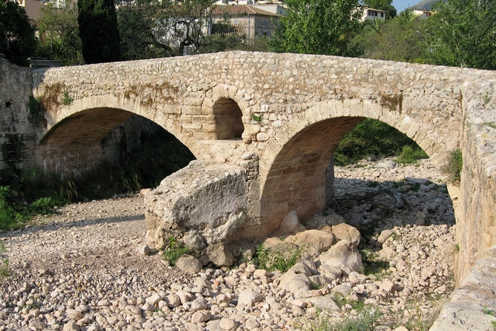 Tarihi Roma Köprüsü