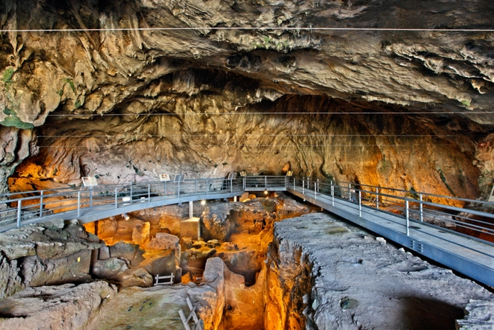 Theopetra Mağarası