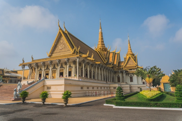Wat Phnom Tapınağı
